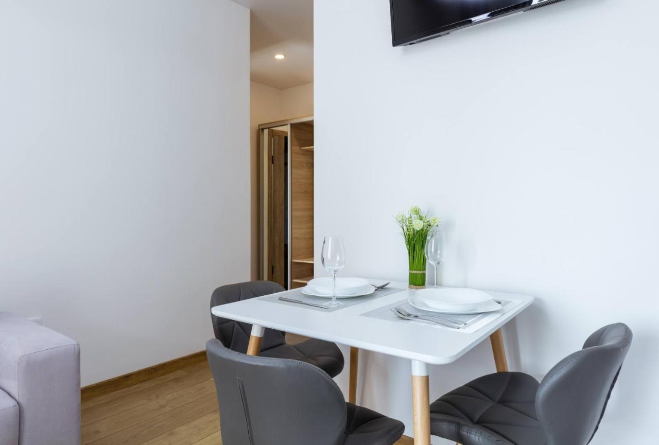 Nyvky Like Home - Nyvky Park - Apt 45 Kiev Bagian luar foto