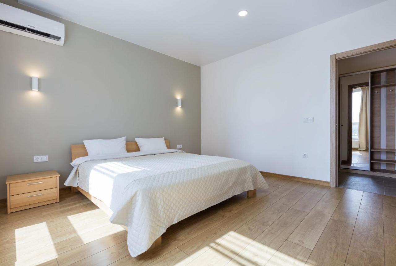 Nyvky Like Home - Nyvky Park - Apt 45 Kiev Bagian luar foto