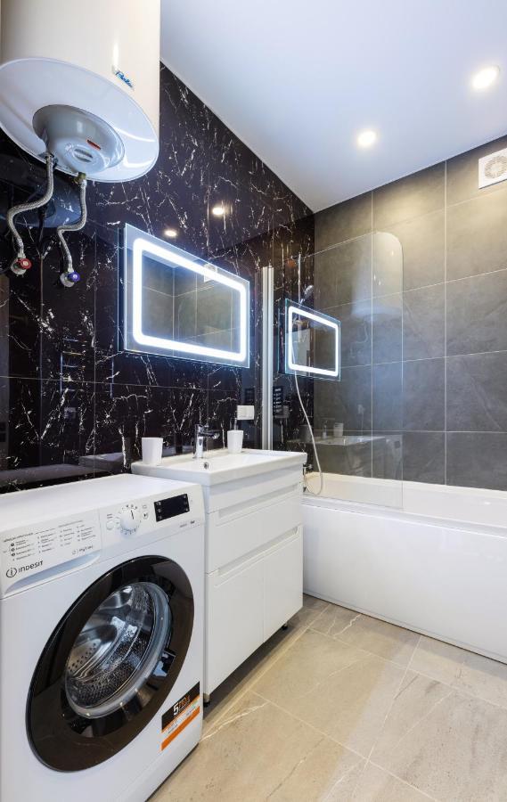 Nyvky Like Home - Nyvky Park - Apt 45 Kiev Bagian luar foto